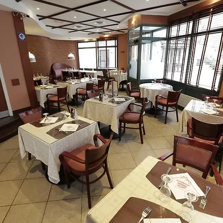 Au Petit Caporal 3*