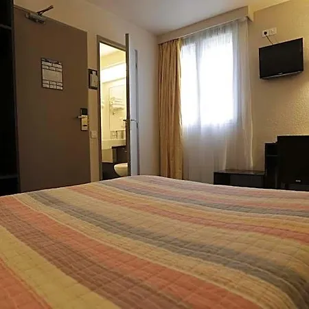 Au Petit Caporal 3*