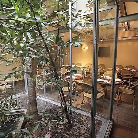 فندق Au Petit Caporal ميزو الفورْ