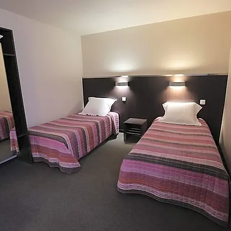 Hotel Au Petit Caporal Maisons-Alfort
