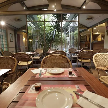 Au Petit Caporal 3* Maisons-Alfort