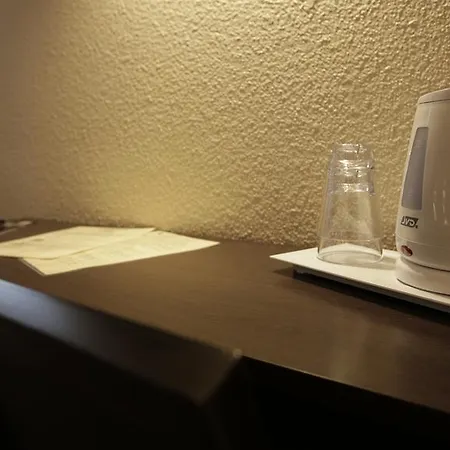 Au Petit Caporal Hotell Maisons-Alfort