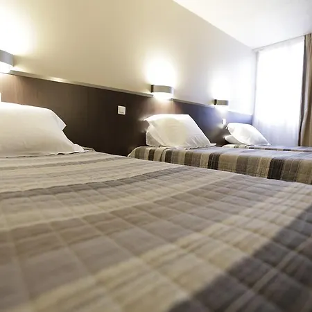 Hotell Au Petit Caporal 3*