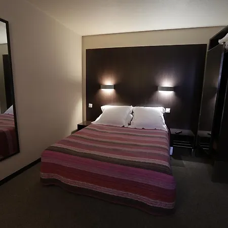 Hotell Au Petit Caporal