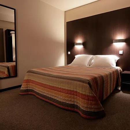 Hotell Au Petit Caporal 3*